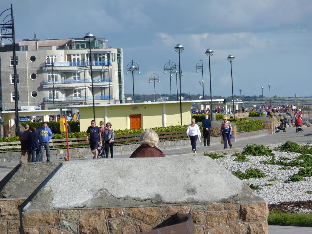 Holiday Hotel Galway Exterior foto